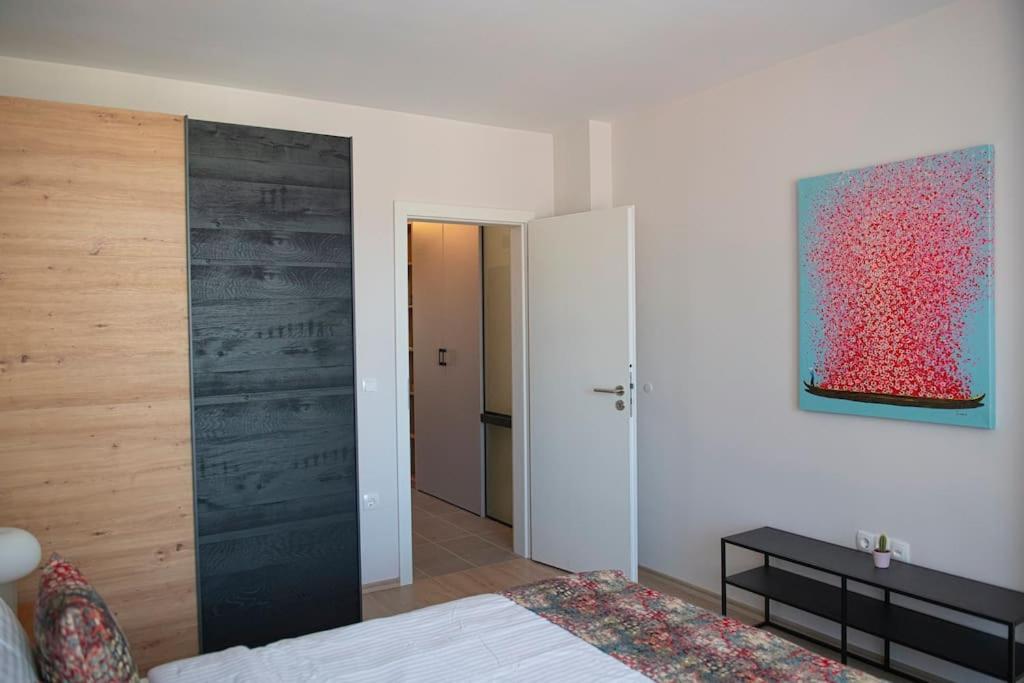 New York: A Spacious Modern Apartment With Parking Sofia Extérieur photo